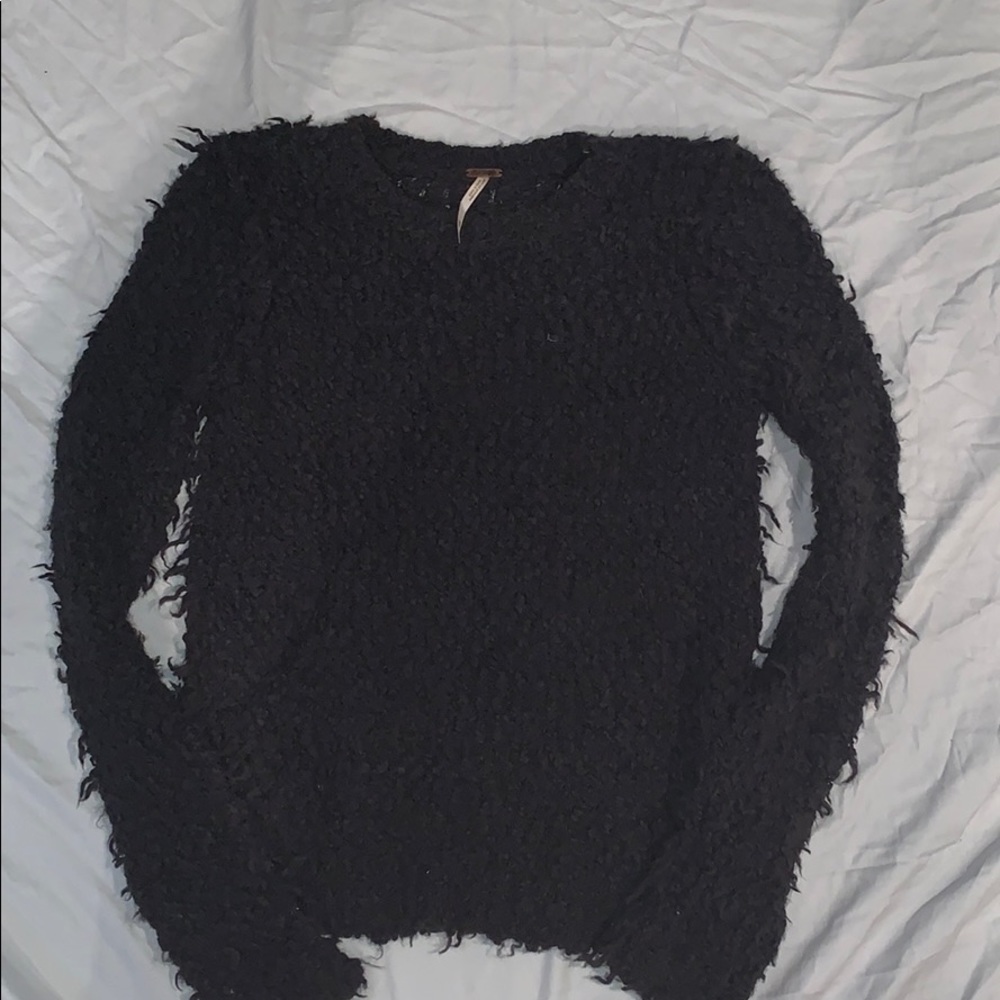 Free people crew neck sweater!!